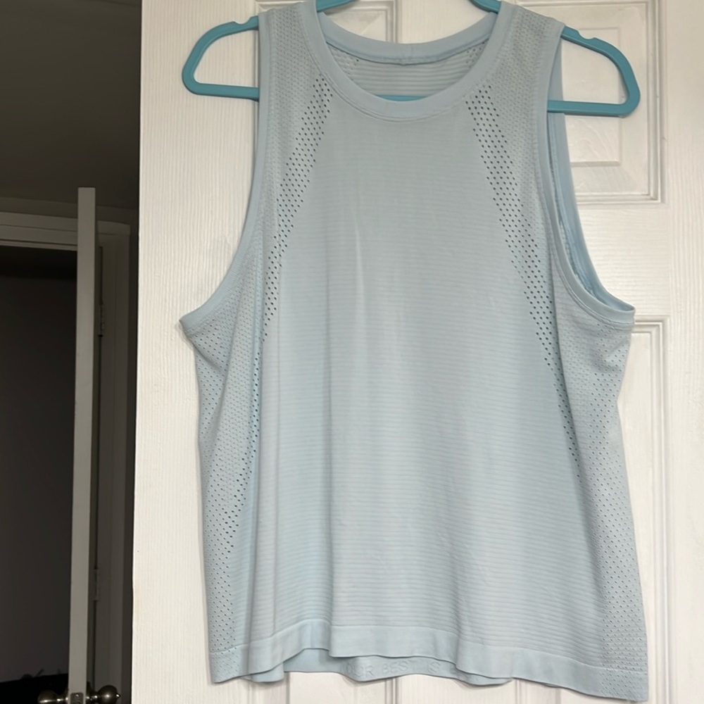 Lululemon tank top EUC